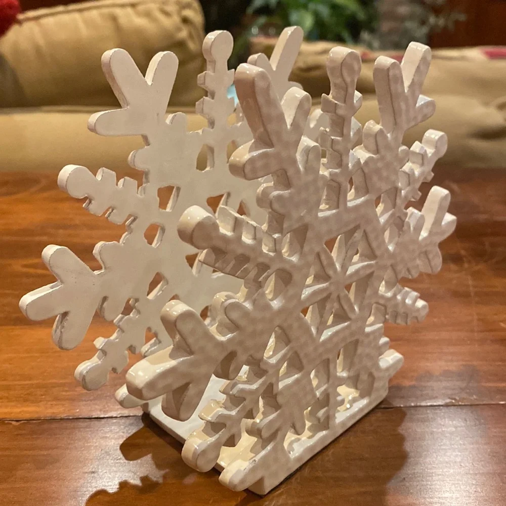 NEW Crate&Barrel White Metal Snowflake Shaped Napkin Holder